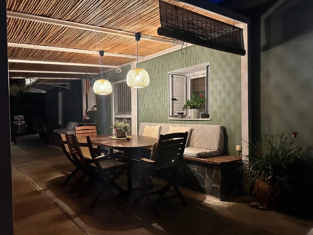 The dining area with its outdoor table
