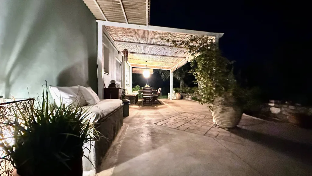 The dining area with its outdoor table